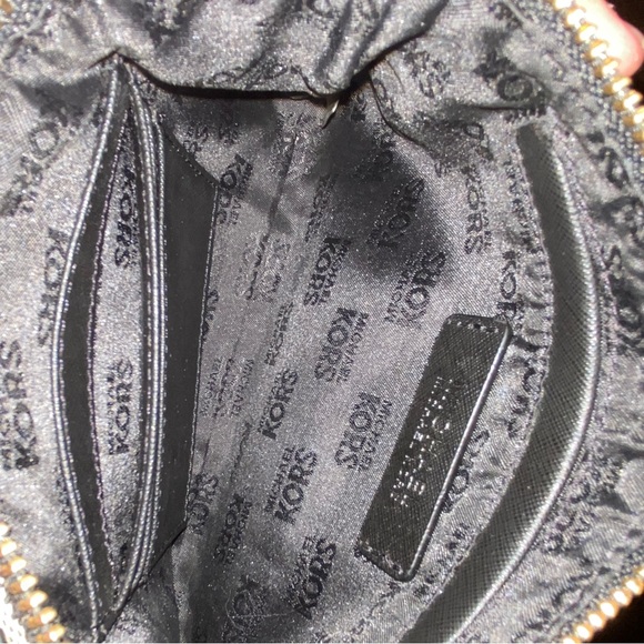 Authentic Michael Kors tote and clutch wallet mini purse black and tan - Picture 16 of 17